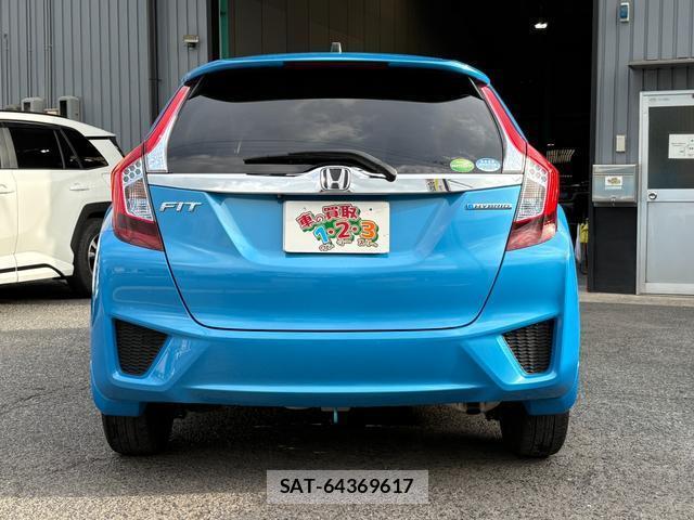 Honda FIT HYBRID 2013-12 8877262-5