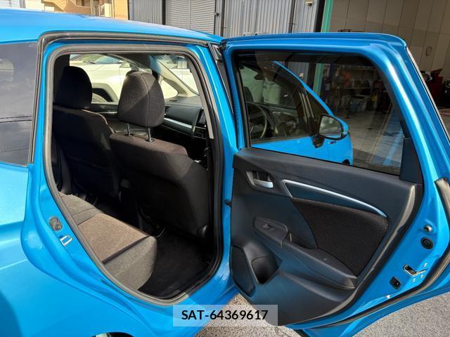 Honda FIT HYBRID 2013-12 8877262-9
