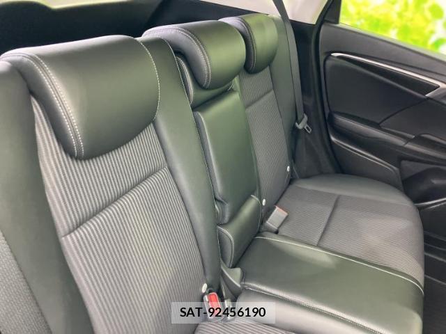 Honda FIT HYBRID 2019-04 8878342-6