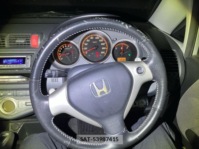 Honda FIT 2005-09 8876383-16