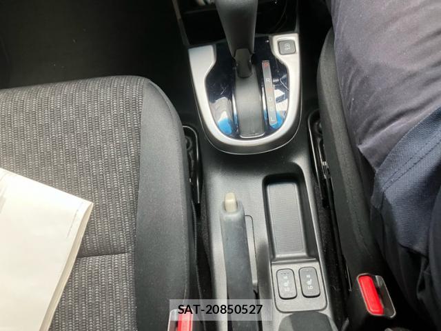 Honda FIT 2016-05 8877578-11