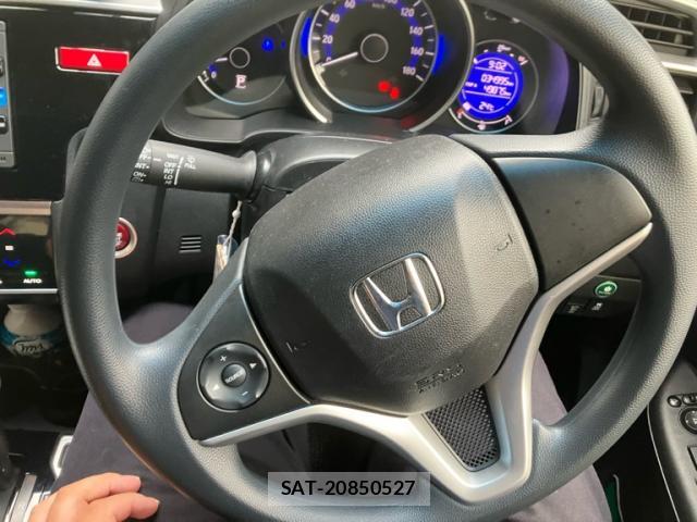 Honda FIT 2016-05 8877578-9