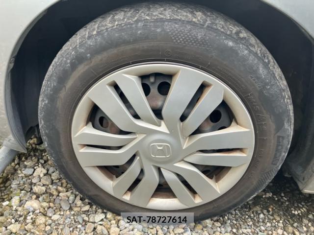 Honda FIT 2014-01 8877962-7