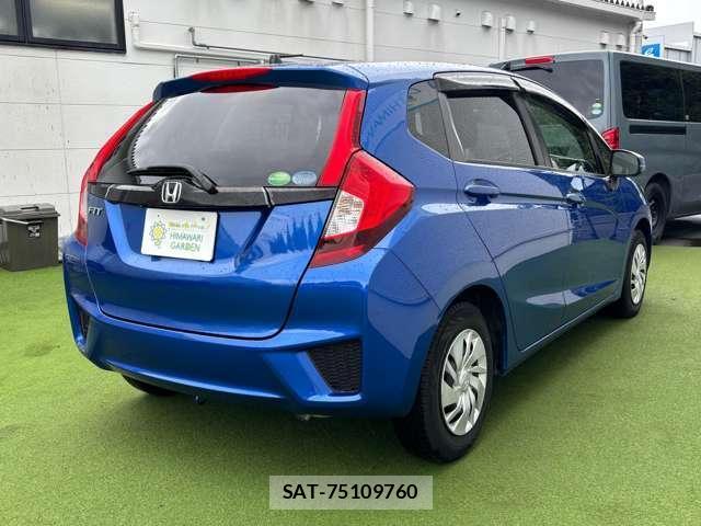 Honda FIT 2014-08 8877997-1