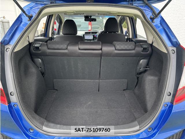 Honda FIT 2014-08 8877997-13