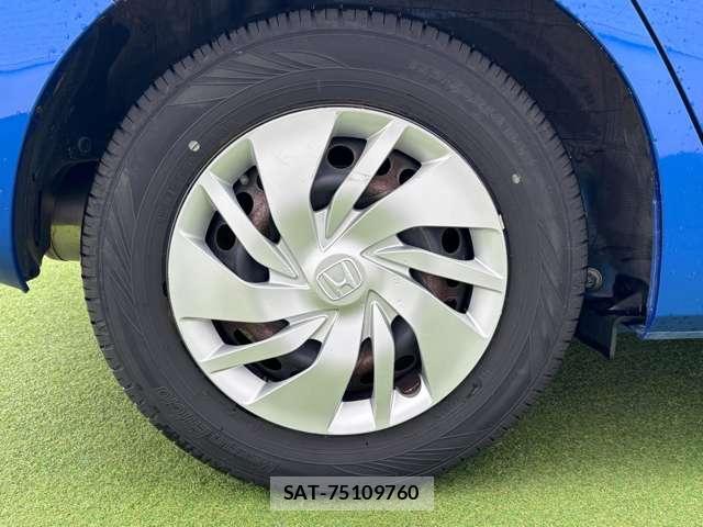 Honda FIT 2014-08 8877997-14