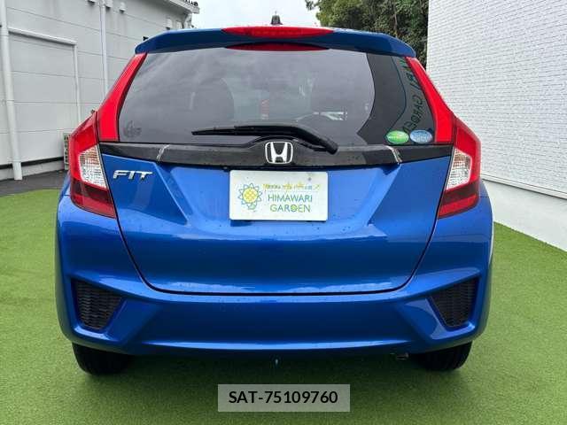 Honda FIT 2014-08 8877997-15