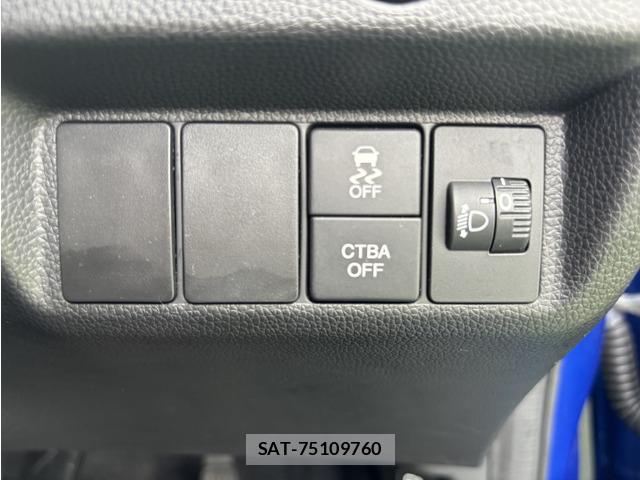 Honda FIT 2014-08 8877997-6