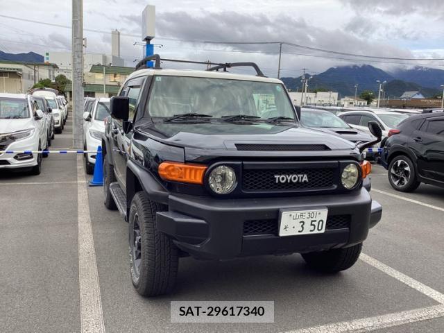 Toyota FJ CRUISER 2013-11 8876466-1