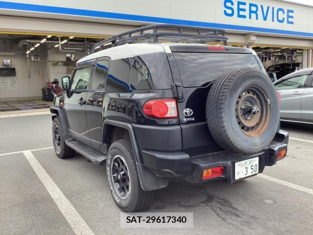 Toyota FJ CRUISER 2013-11 8876466-13