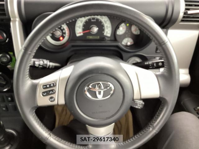 Toyota FJ CRUISER 2013-11 8876466-15