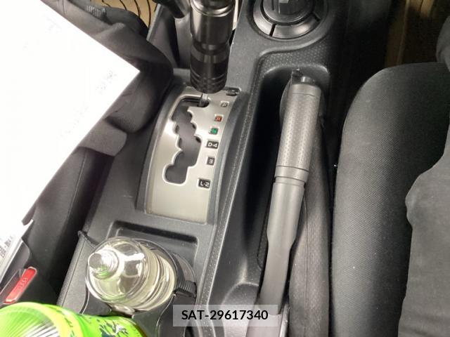 Toyota FJ CRUISER 2013-11 8876466-19