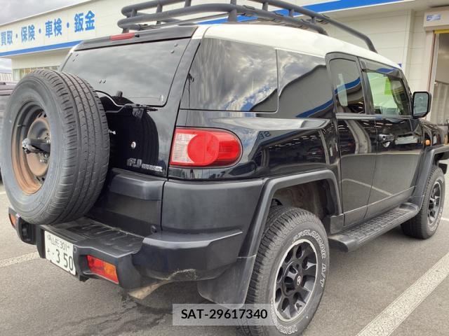Toyota FJ CRUISER 2013-11 8876466-2