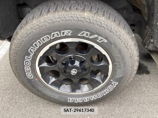 Toyota FJ CRUISER 2013-11 8876466-3