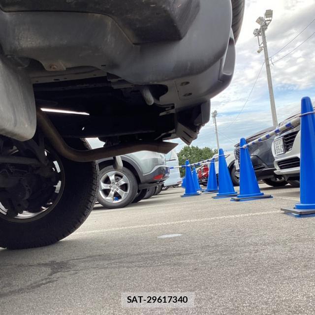 Toyota FJ CRUISER 2013-11 8876466-9