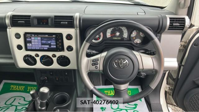 Toyota FJ CRUISER 2012-01 8877170-16