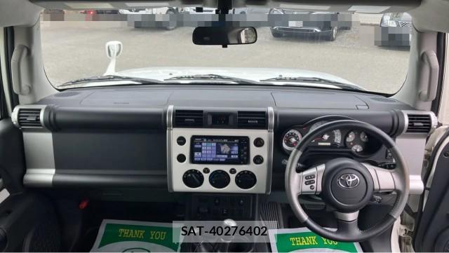 Toyota FJ CRUISER 2012-01 8877170-2