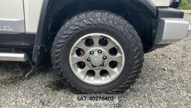 Toyota FJ CRUISER 2012-01 8877170-8
