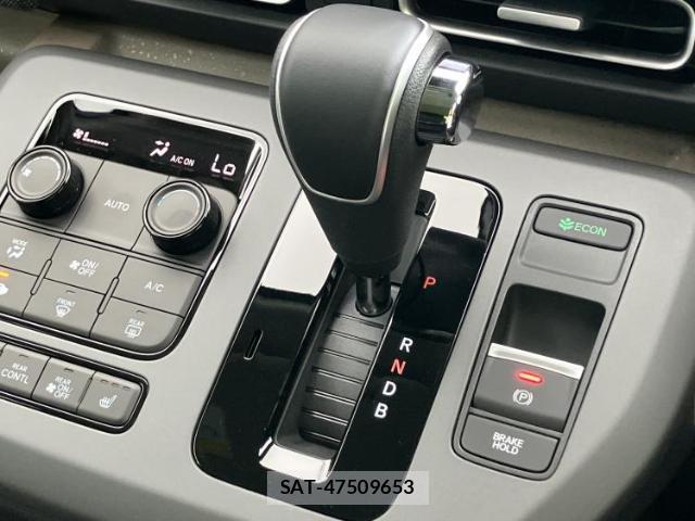 Honda FREED HYBRID 2026-05 8877013-17