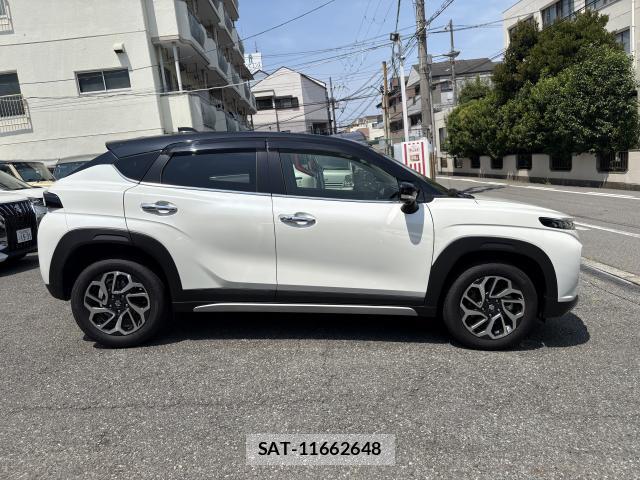 Suzuki Fronx 2024-10 8878016-11