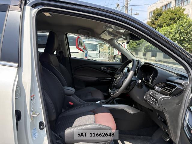 Suzuki Fronx 2024-10 8878016-5