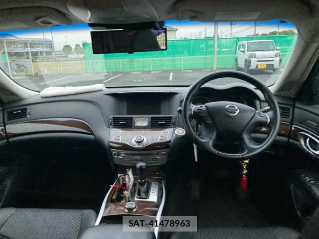 Nissan FUGA 2010-01 8877418-10
