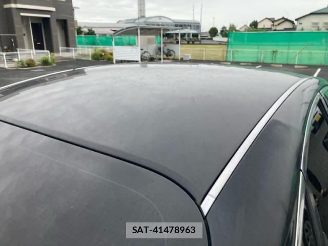 Nissan FUGA 2010-01 8877418-3