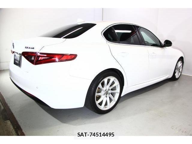 ALFA ROMEO Giulia 2017-09 8875939-10