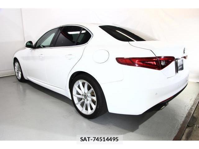 ALFA ROMEO Giulia 2017-09 8875939-9