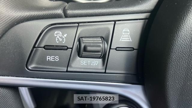 ALFA ROMEO Giulia 2019-11 8876285-3