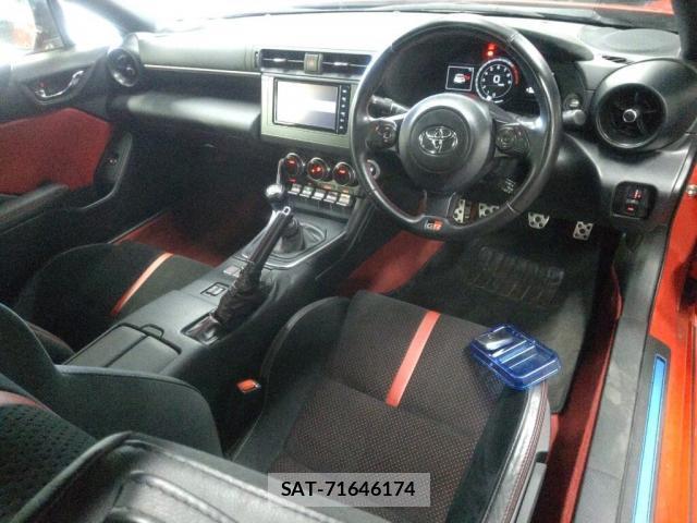 Toyota GR86 2023-09 8877359-2