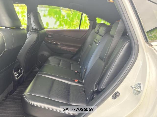 Toyota HARRIER HYBRID 2014-02 8878042-6