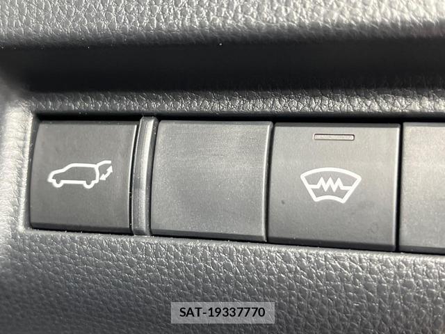 Toyota HARRIER 2024-06 8876671-6