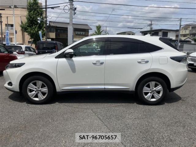 Toyota HARRIER 2016-08 8877505-1