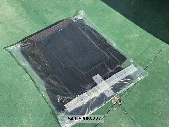 Toyota HARRIER 2023-09 8877868-12