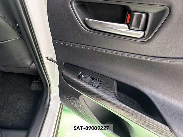 Toyota HARRIER 2023-09 8877868-14