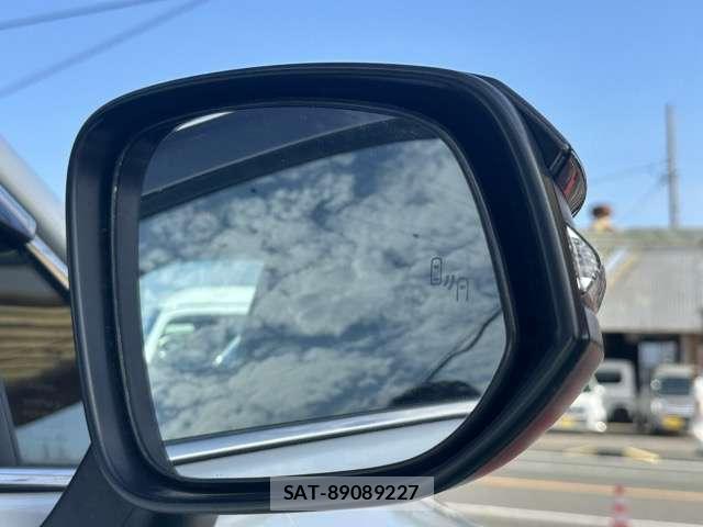 Toyota HARRIER 2023-09 8877868-16