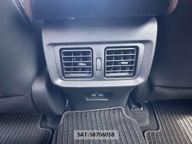 Toyota HARRIER 2023-04 8877871-12
