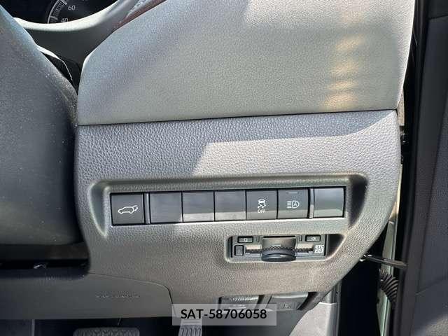 Toyota HARRIER 2023-04 8877871-17