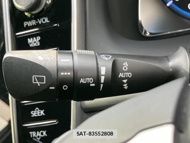 Toyota HARRIER 2014-08 8878204-15