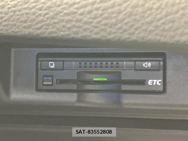 Toyota HARRIER 2014-08 8878204-17
