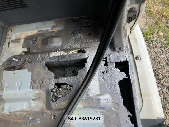 Toyota HIACE COMMUTER 2006-03 8876281-14