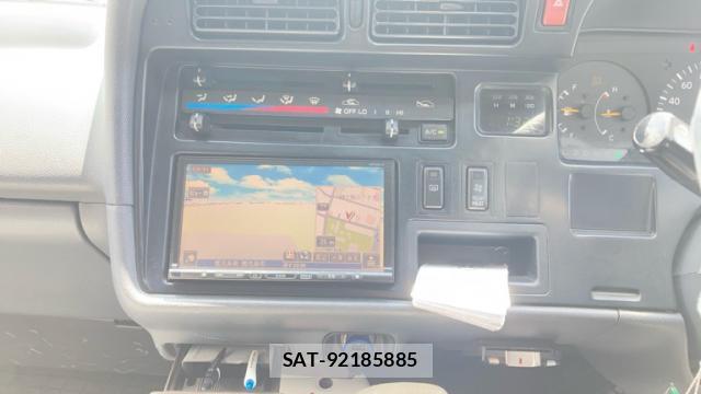 Toyota HIACE COMMUTER 2003-08 8877535-16
