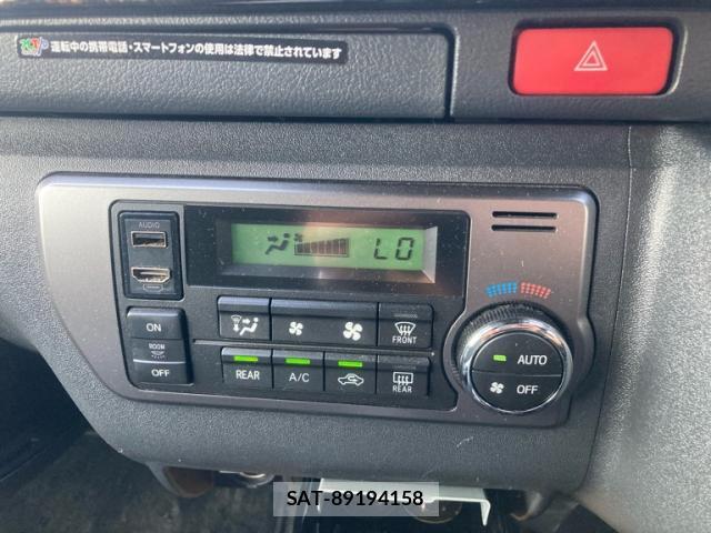 Toyota HIACE VAN 2024-05 8875996-16