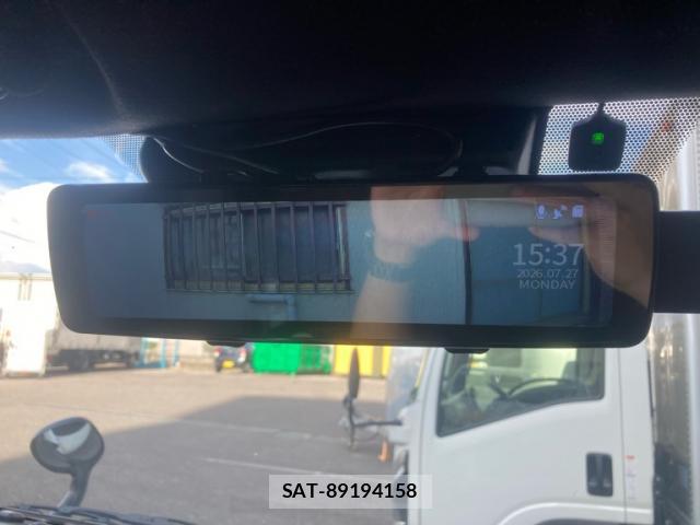 Toyota HIACE VAN 2024-05 8875996-17