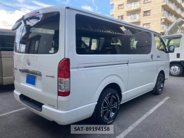 Toyota HIACE VAN 2024-05 8875996-2