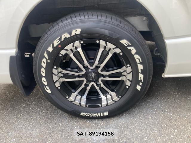 Toyota HIACE VAN 2024-05 8875996-3