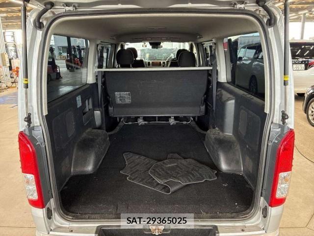 Toyota HIACE VAN 2020-10 8876086-2