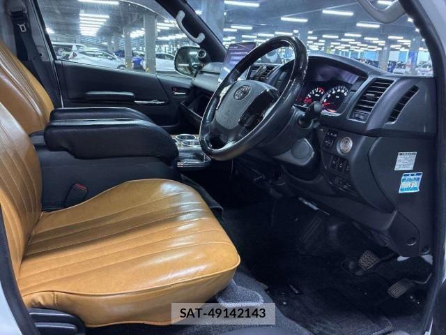 Toyota HIACE VAN 2018-01 8876093-3