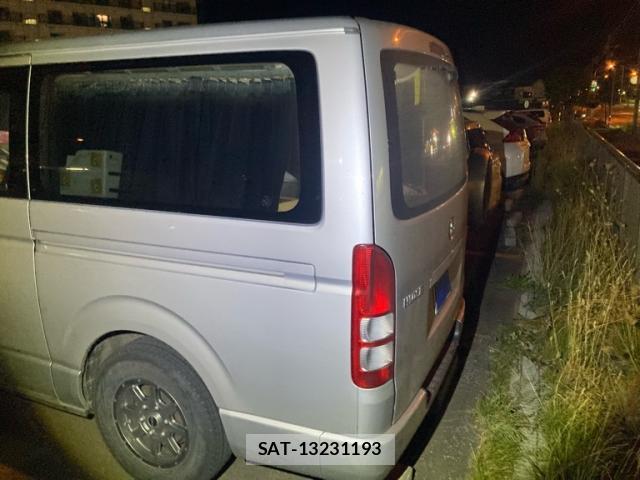 Toyota HIACE VAN 2013-08 8876403-12